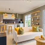 Live Victoria Dreamhouse *